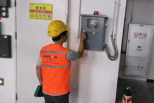 實(shí)驗(yàn)室可燃?xì)怏w實(shí)時(shí)監(jiān)測預(yù)警系統(tǒng)